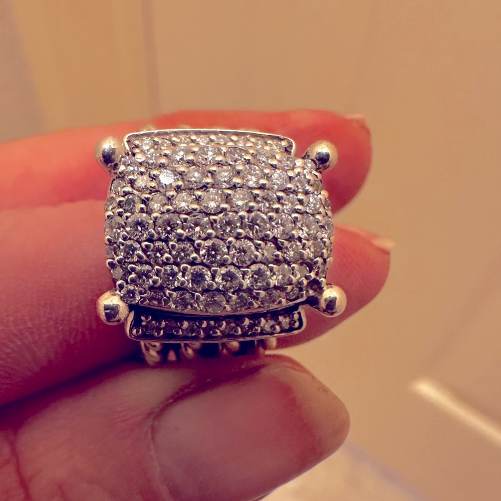 Pave David Yurman Wheaton diamond ring size 8
 Was resized from a 7 to an 8.